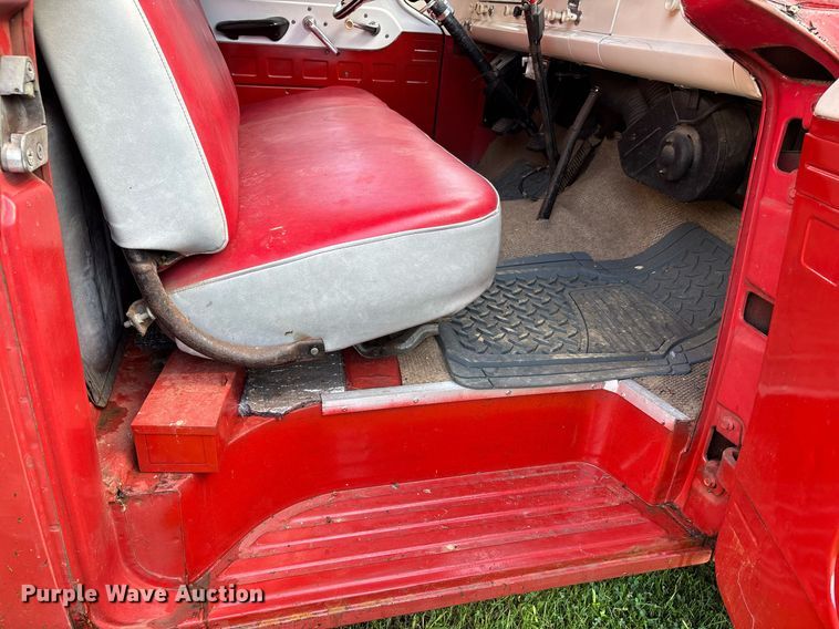 image for item DW7124 1959 Ford F600 Custom Cab grain truck