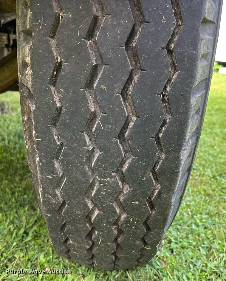 image for item DW7124 1959 Ford F600 Custom Cab grain truck