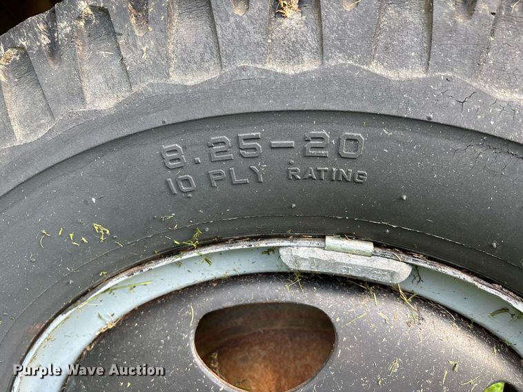 image for item DW7124 1959 Ford F600 Custom Cab grain truck