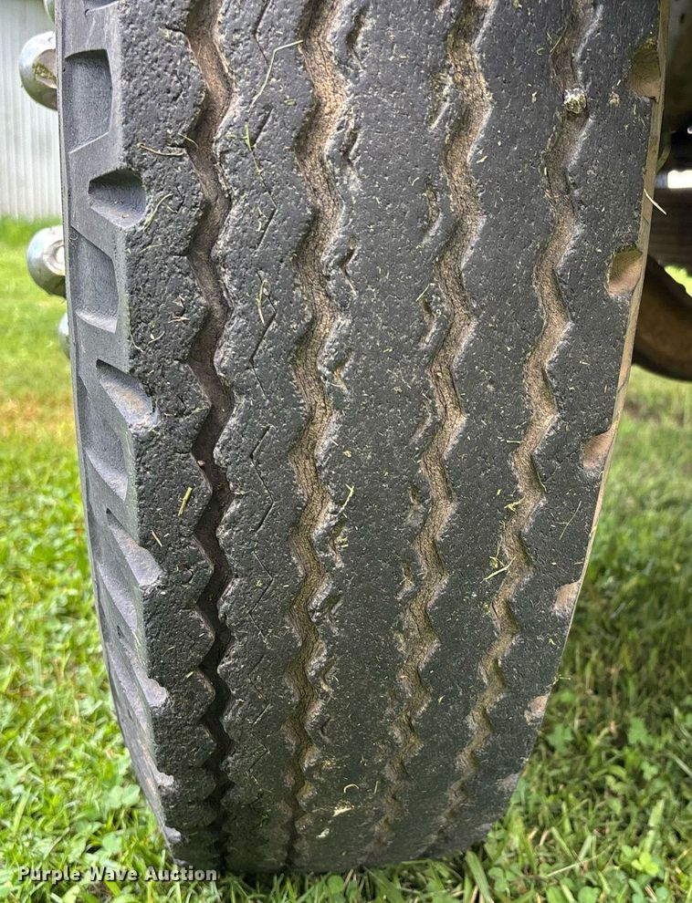 image for item DW7124 1959 Ford F600 Custom Cab grain truck