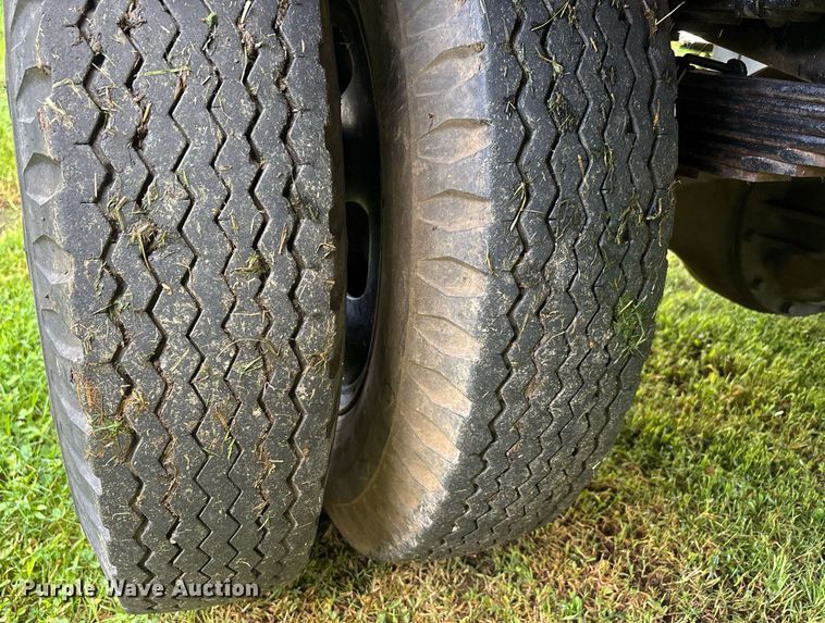 image for item DW7124 1959 Ford F600 Custom Cab grain truck