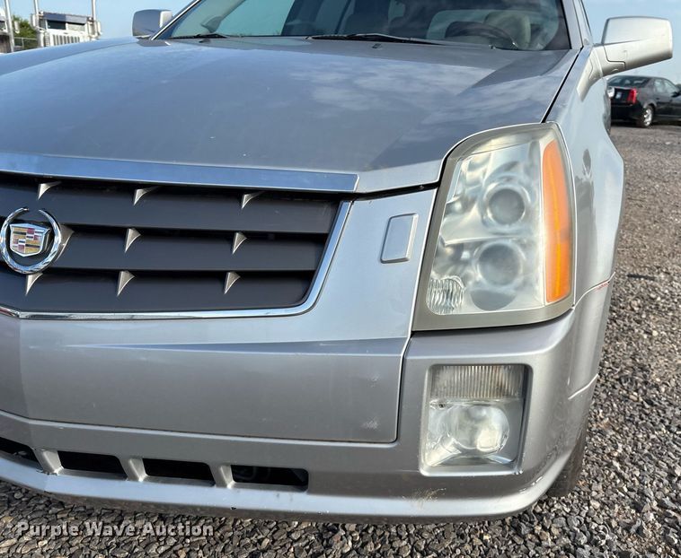 image for item DX7995 2005 Cadillac SRX SUV