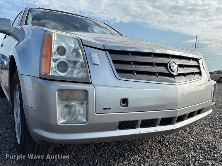 image for item DX7995 2005 Cadillac SRX SUV