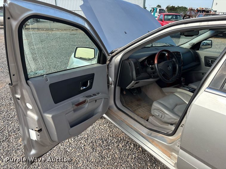 image for item DX7995 2005 Cadillac SRX SUV