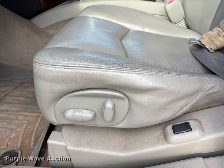 image for item DX7995 2005 Cadillac SRX SUV