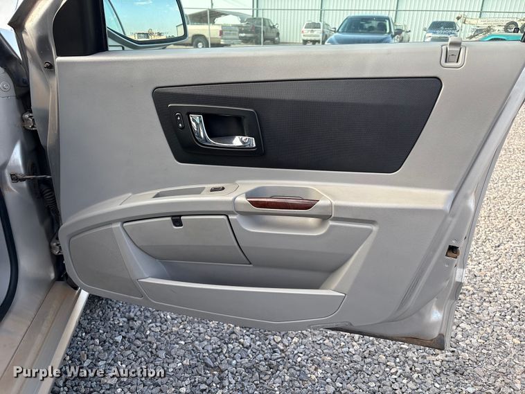 image for item DX7995 2005 Cadillac SRX SUV