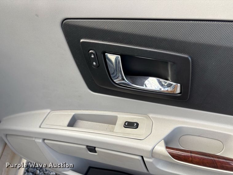 image for item DX7995 2005 Cadillac SRX SUV