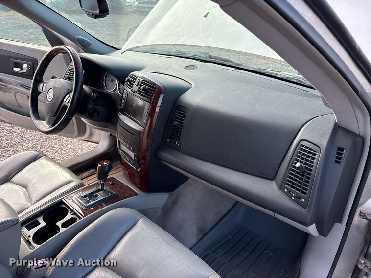 image for item DX7995 2005 Cadillac SRX SUV