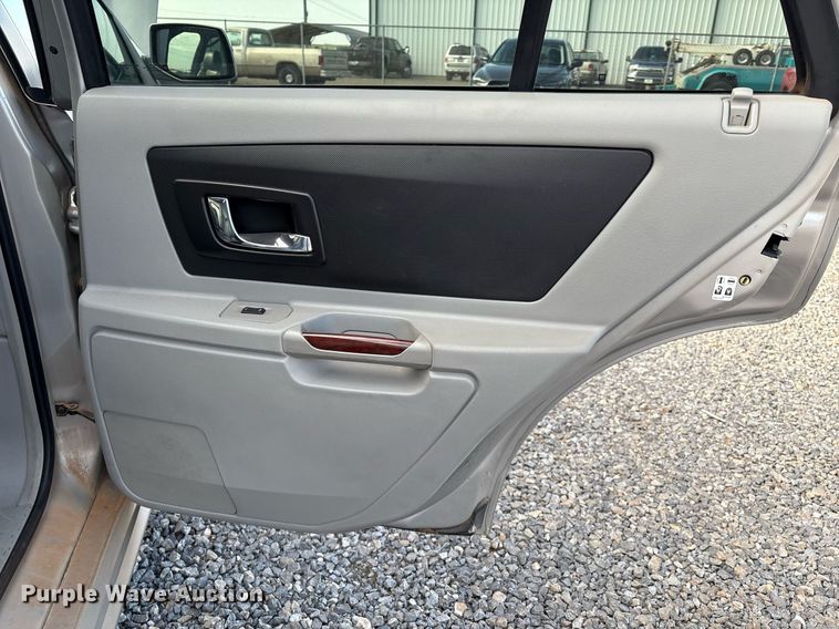 image for item DX7995 2005 Cadillac SRX SUV