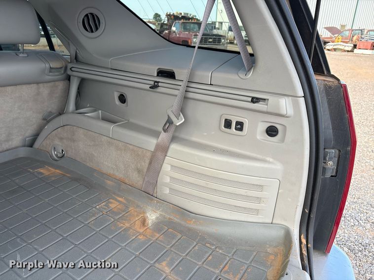 image for item DX7995 2005 Cadillac SRX SUV