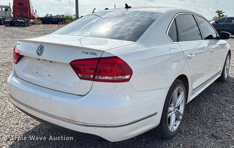 image for item DX7997 2014 Volkswagen Passat  Sedan