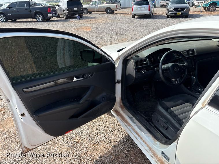 image for item DX7997 2014 Volkswagen Passat  Sedan