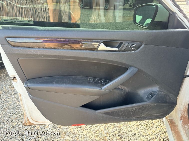 image for item DX7997 2014 Volkswagen Passat  Sedan