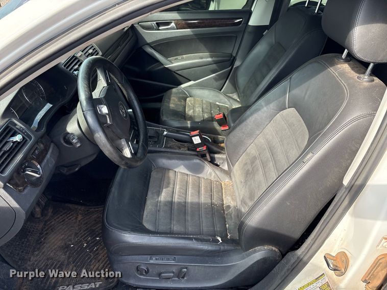 image for item DX7997 2014 Volkswagen Passat  Sedan