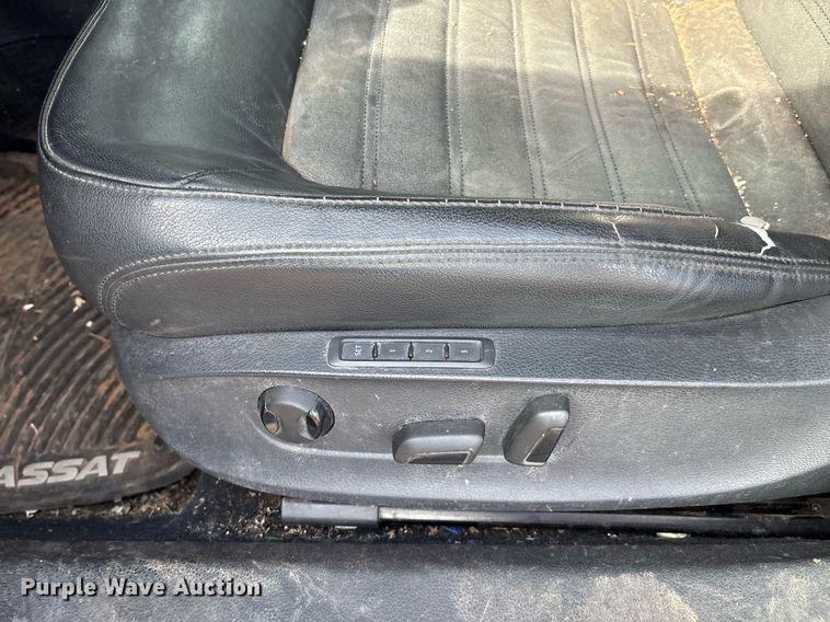 image for item DX7997 2014 Volkswagen Passat  Sedan