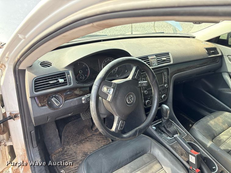 image for item DX7997 2014 Volkswagen Passat  Sedan