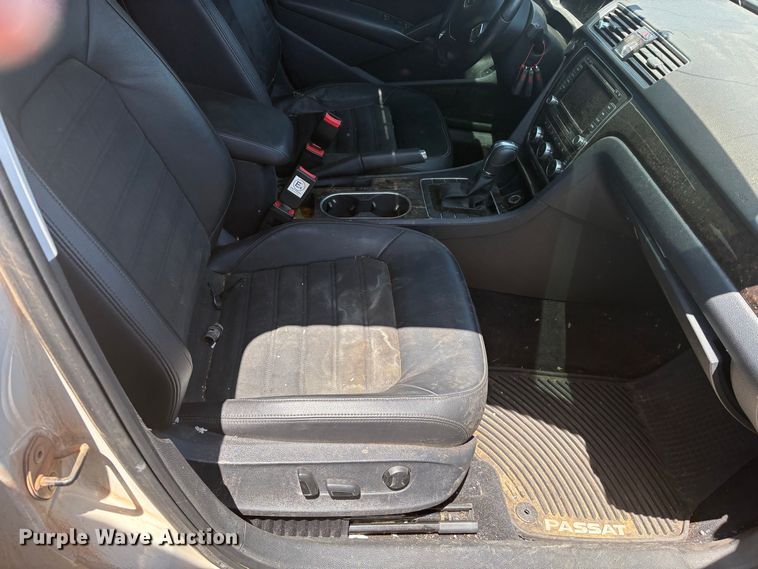 image for item DX7997 2014 Volkswagen Passat  Sedan