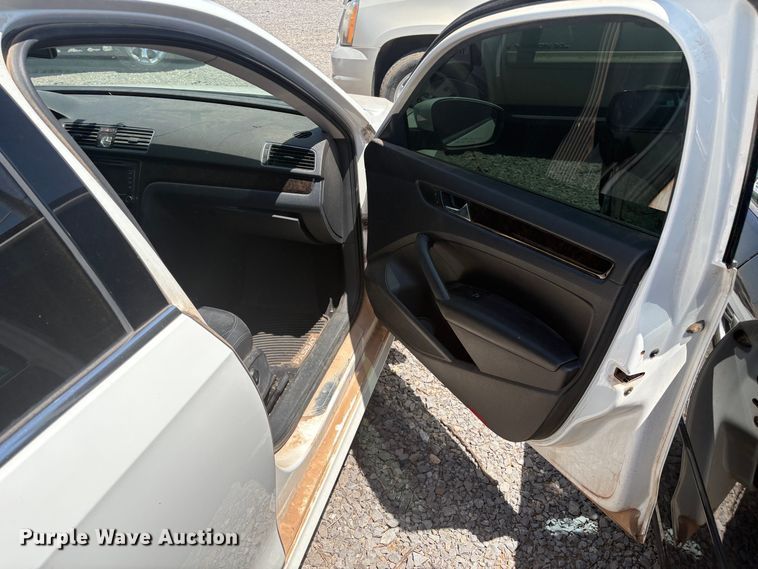 image for item DX7997 2014 Volkswagen Passat  Sedan