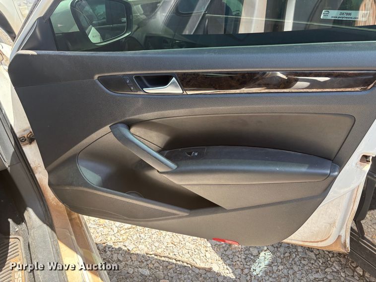 image for item DX7997 2014 Volkswagen Passat  Sedan