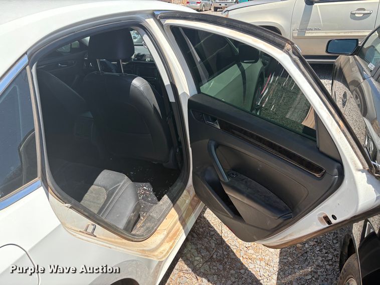 image for item DX7997 2014 Volkswagen Passat  Sedan