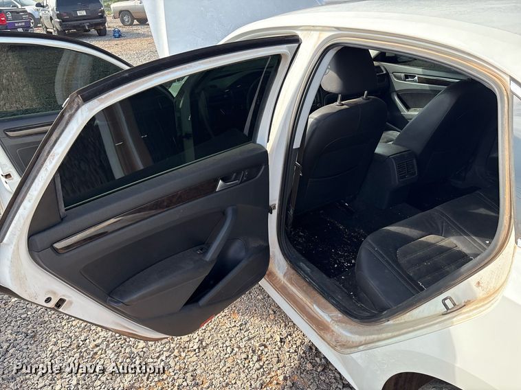 image for item DX7997 2014 Volkswagen Passat  Sedan