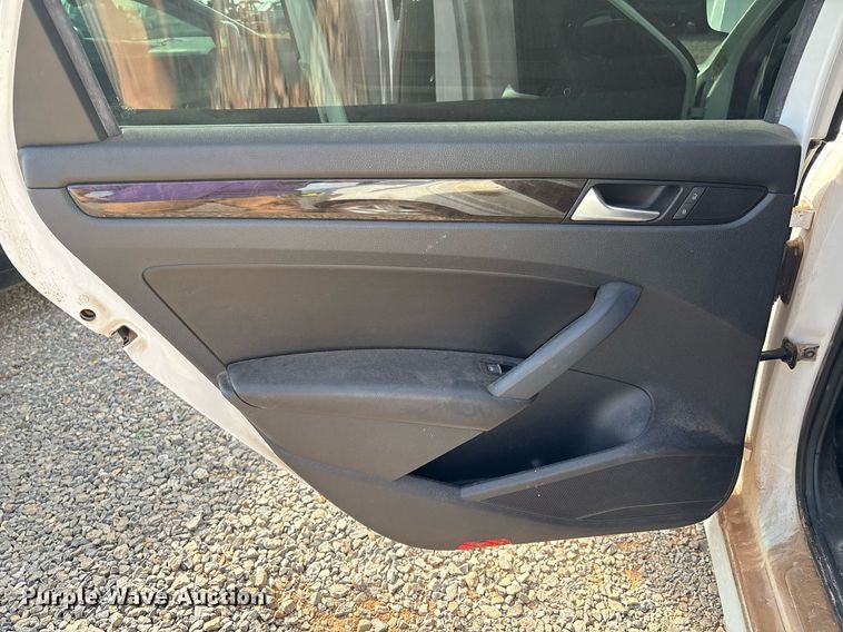 image for item DX7997 2014 Volkswagen Passat  Sedan