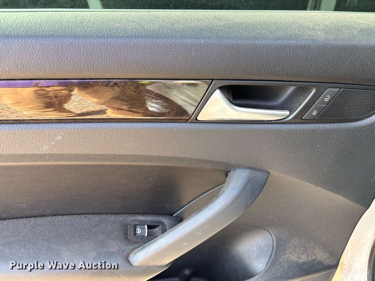 image for item DX7997 2014 Volkswagen Passat  Sedan