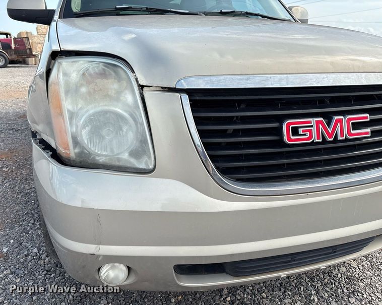 image for item DX7998 2007 GMC Yukon XL SUV