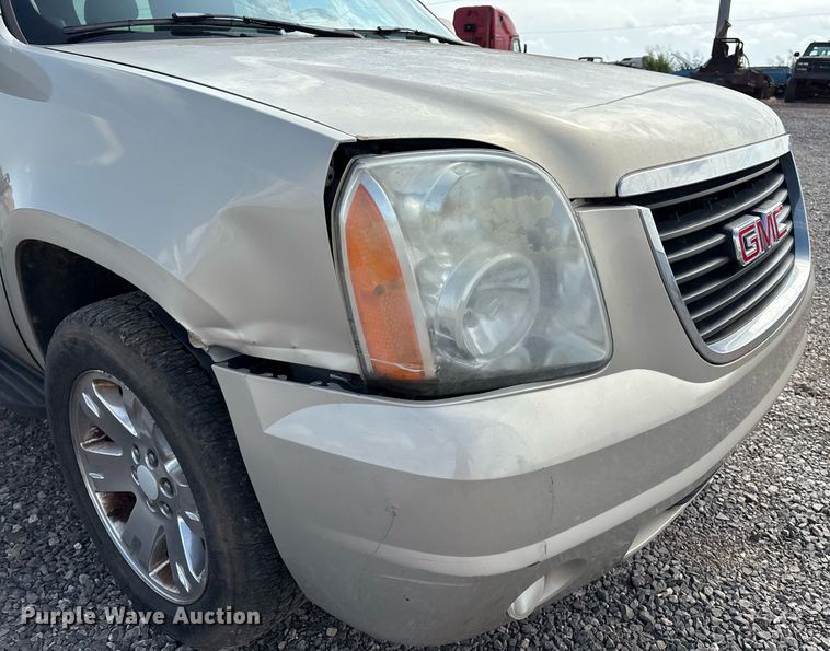 image for item DX7998 2007 GMC Yukon XL SUV