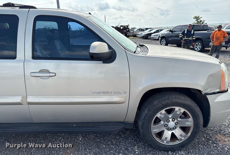 image for item DX7998 2007 GMC Yukon XL SUV