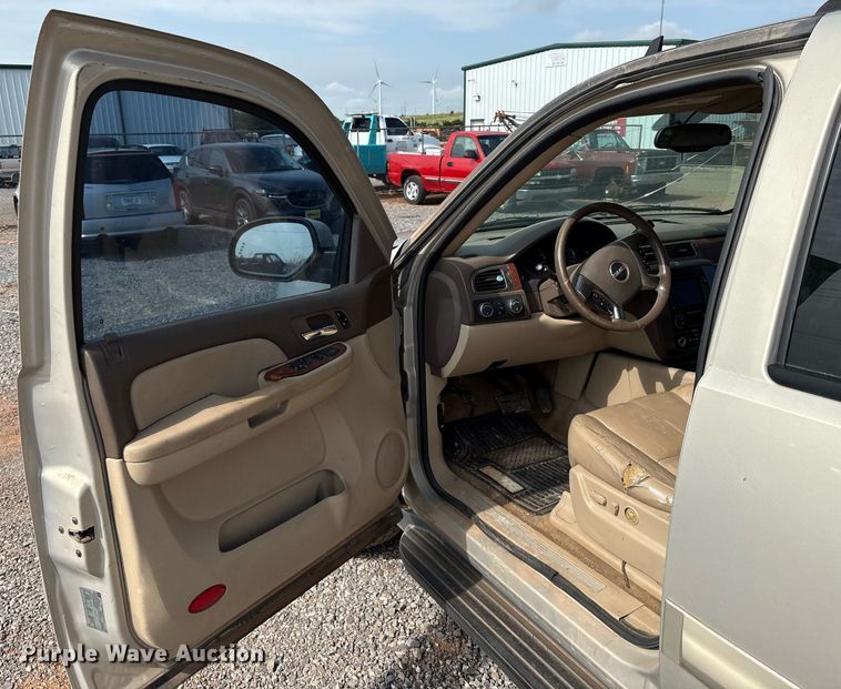 image for item DX7998 2007 GMC Yukon XL SUV