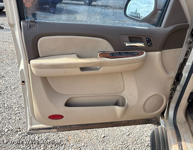 image for item DX7998 2007 GMC Yukon XL SUV