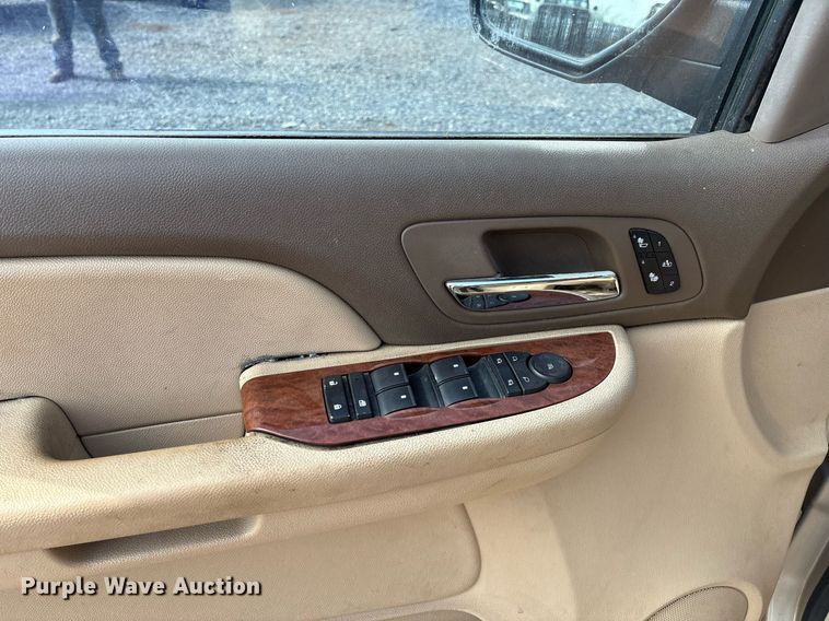 image for item DX7998 2007 GMC Yukon XL SUV