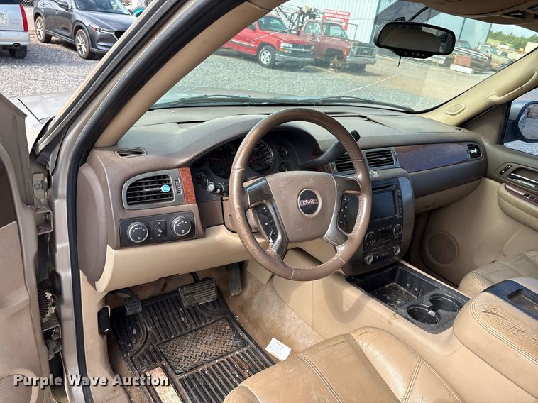 image for item DX7998 2007 GMC Yukon XL SUV