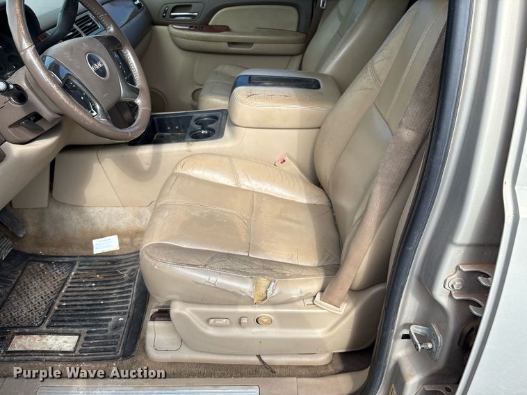 image for item DX7998 2007 GMC Yukon XL SUV