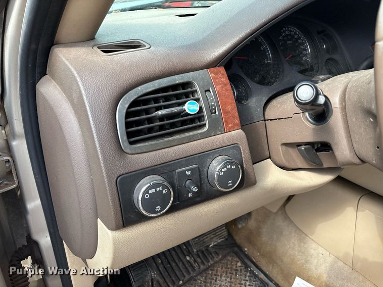 image for item DX7998 2007 GMC Yukon XL SUV