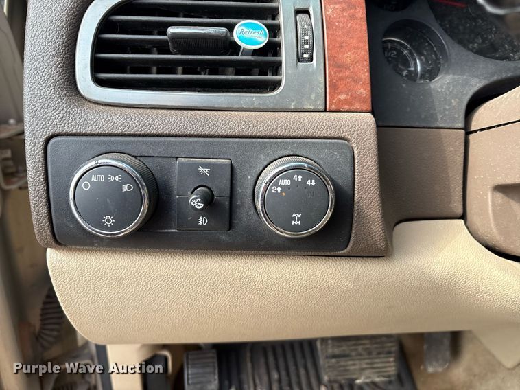 image for item DX7998 2007 GMC Yukon XL SUV