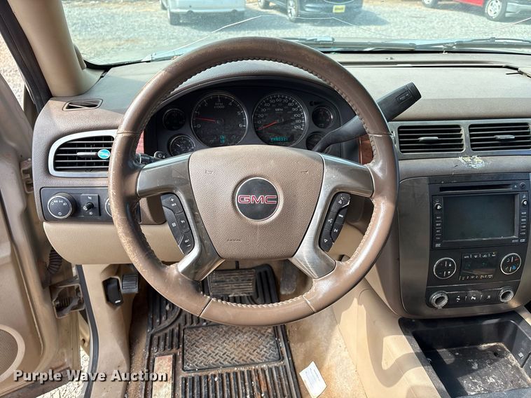 image for item DX7998 2007 GMC Yukon XL SUV