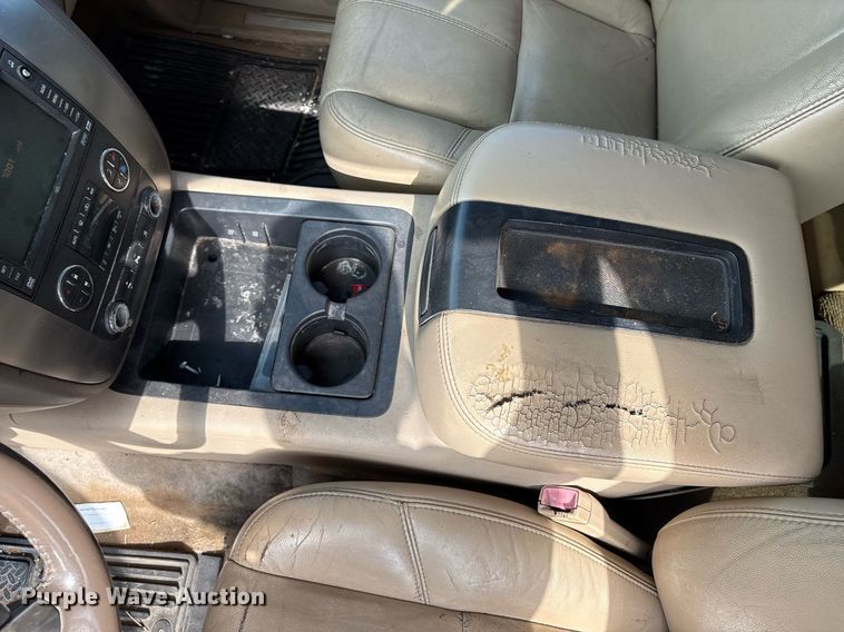 image for item DX7998 2007 GMC Yukon XL SUV