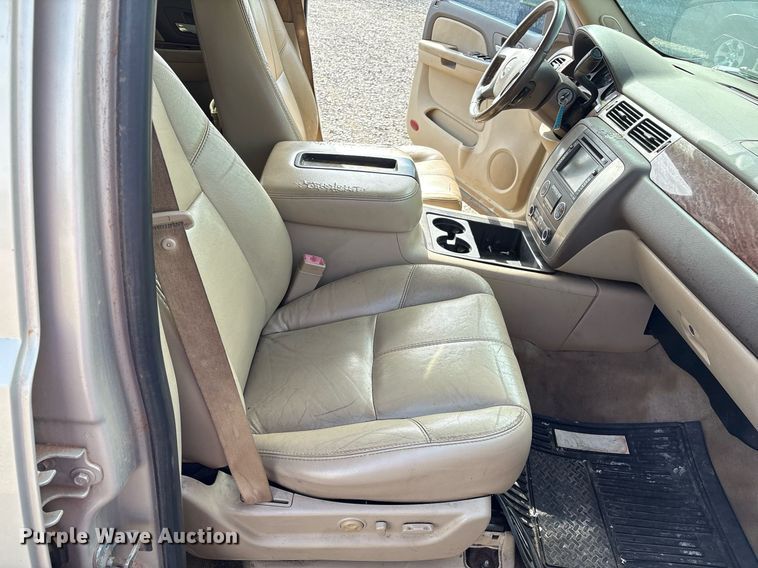 image for item DX7998 2007 GMC Yukon XL SUV