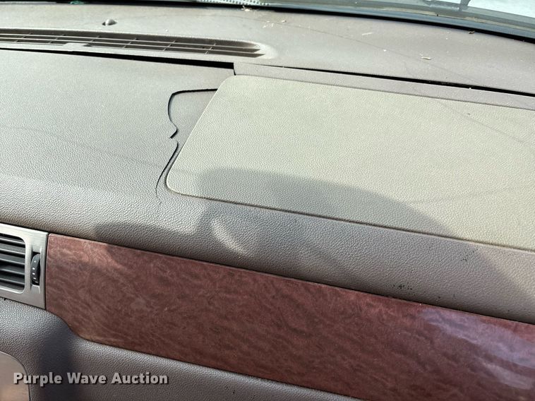 image for item DX7998 2007 GMC Yukon XL SUV