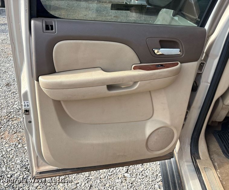 image for item DX7998 2007 GMC Yukon XL SUV