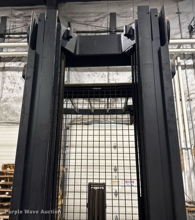 image for item DY0237 2015 Crown RR5725-35 order picker