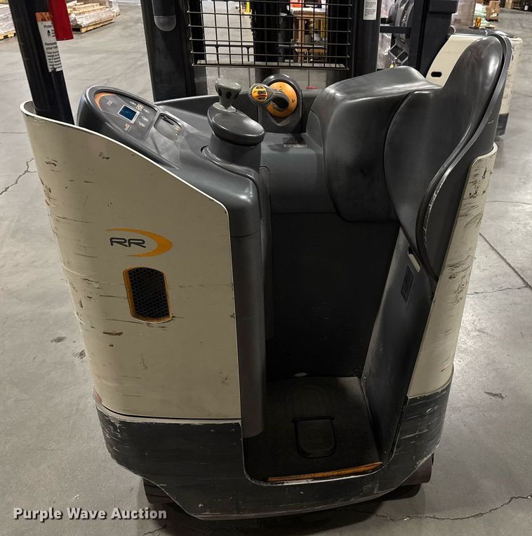 image for item DY0237 2015 Crown RR5725-35 order picker