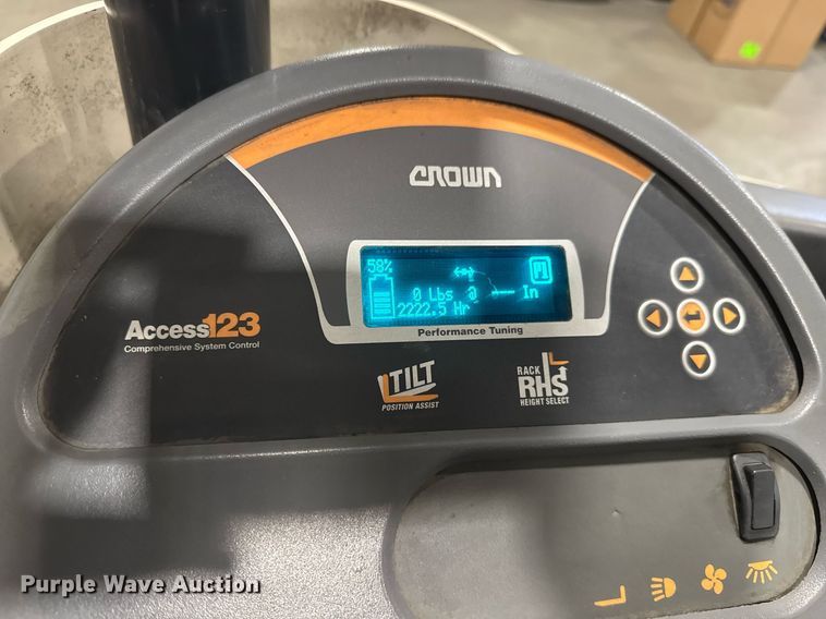 image for item DY0237 2015 Crown RR5725-35 order picker