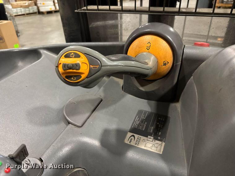 image for item DY0237 2015 Crown RR5725-35 order picker