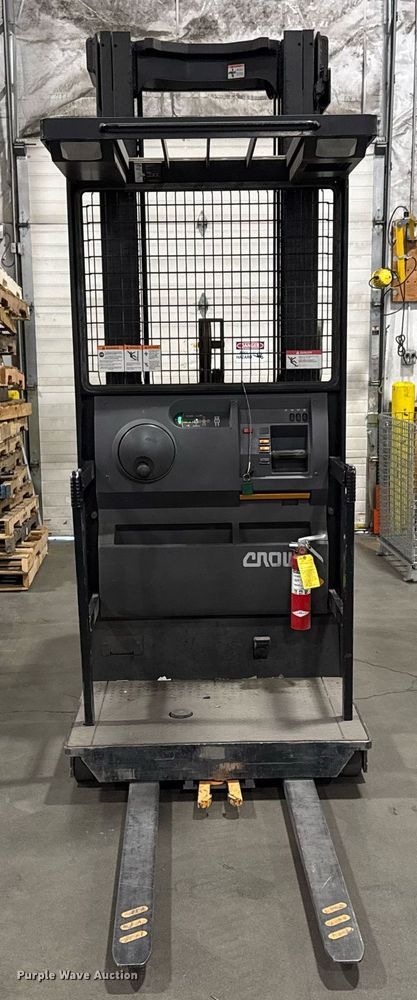 image for item DY0238 2015 Crown SP3520-30 order picker