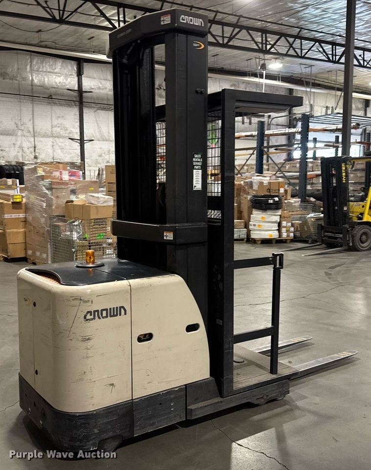 image for item DY0238 2015 Crown SP3520-30 order picker