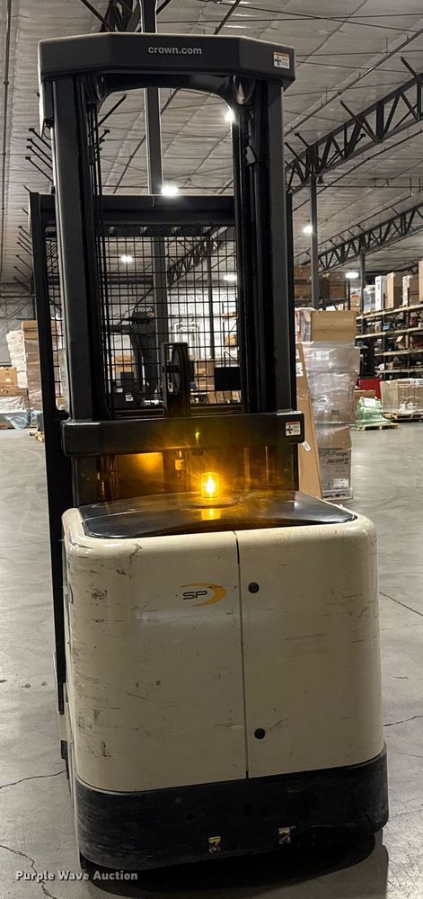 image for item DY0238 2015 Crown SP3520-30 order picker