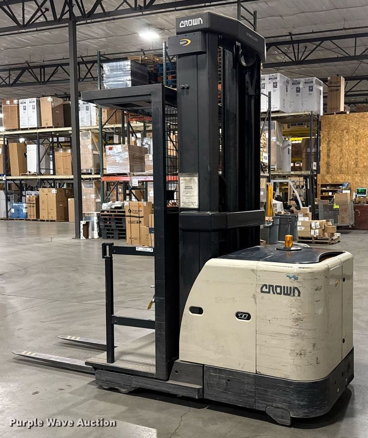 image for item DY0238 2015 Crown SP3520-30 order picker